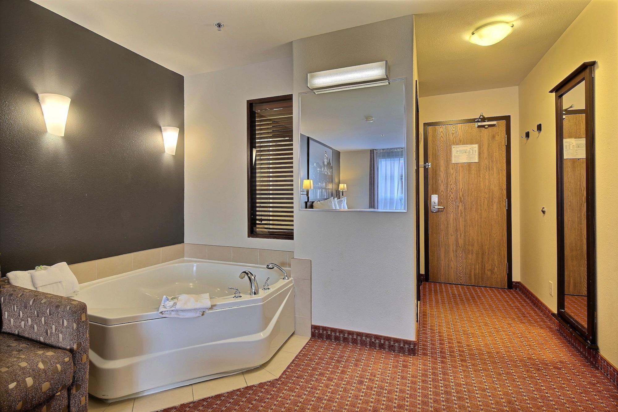 Super 8 By Wyndham Hotel Quebec City