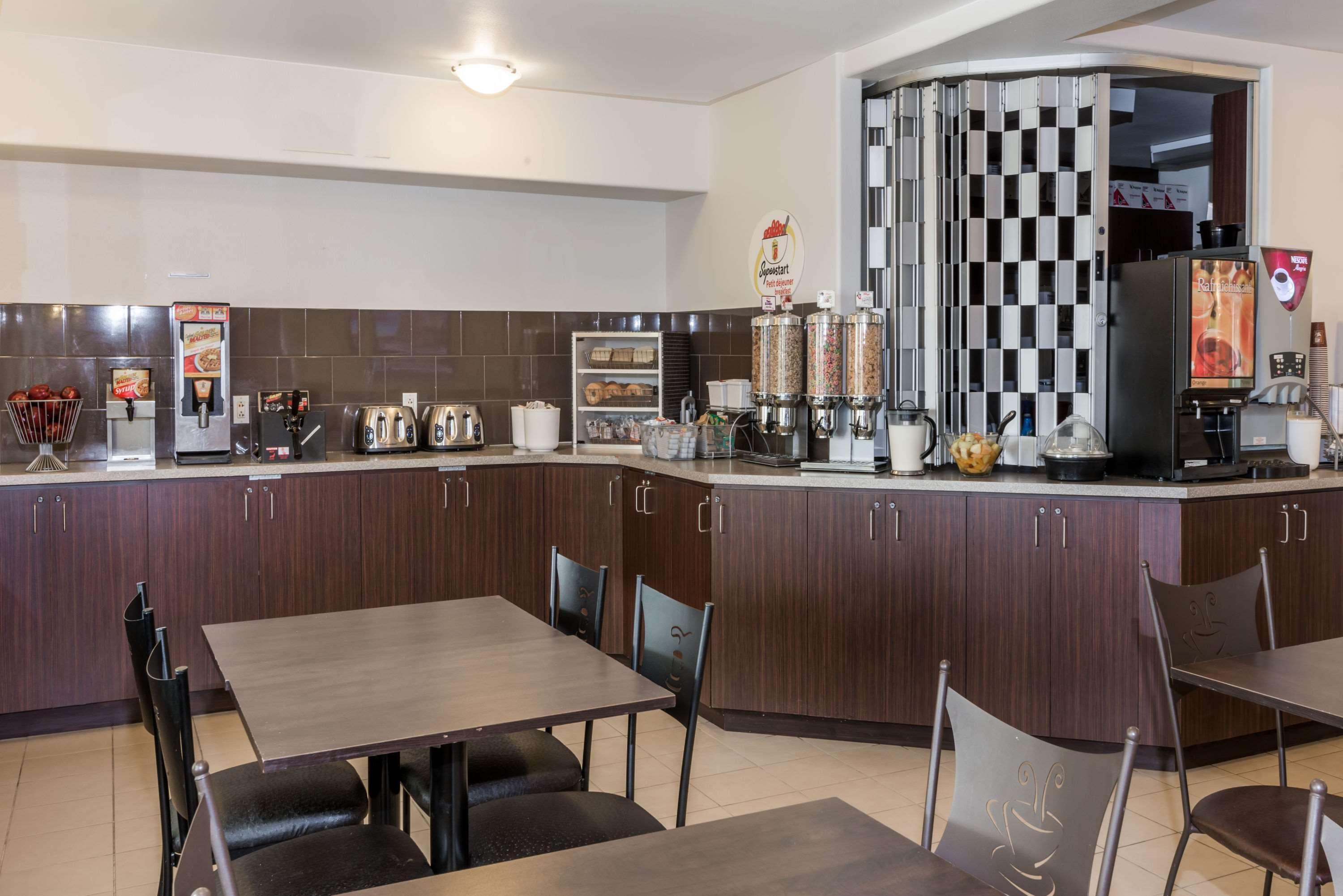 Hotel Super 8 By Wyndham Quebec City
