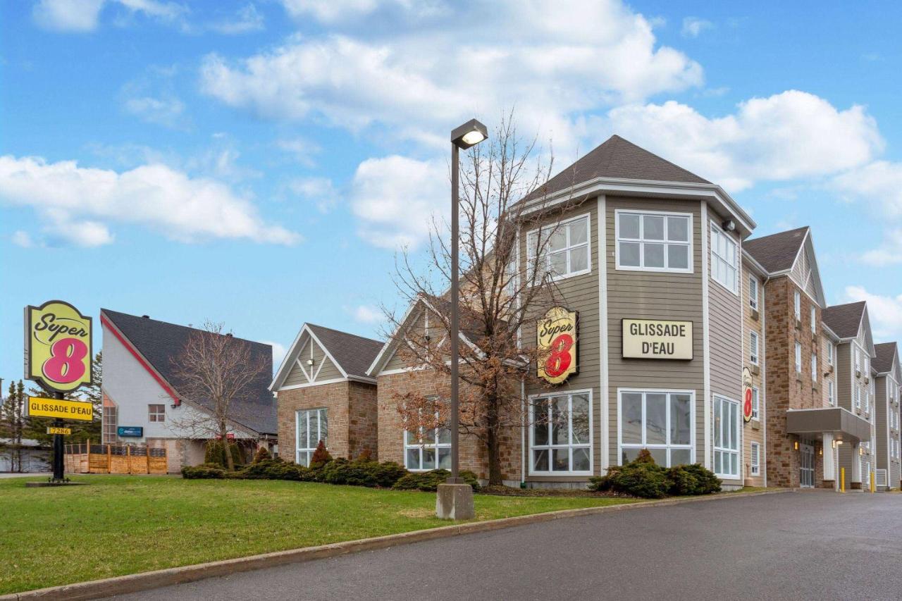 Super 8 By Wyndham Hotel