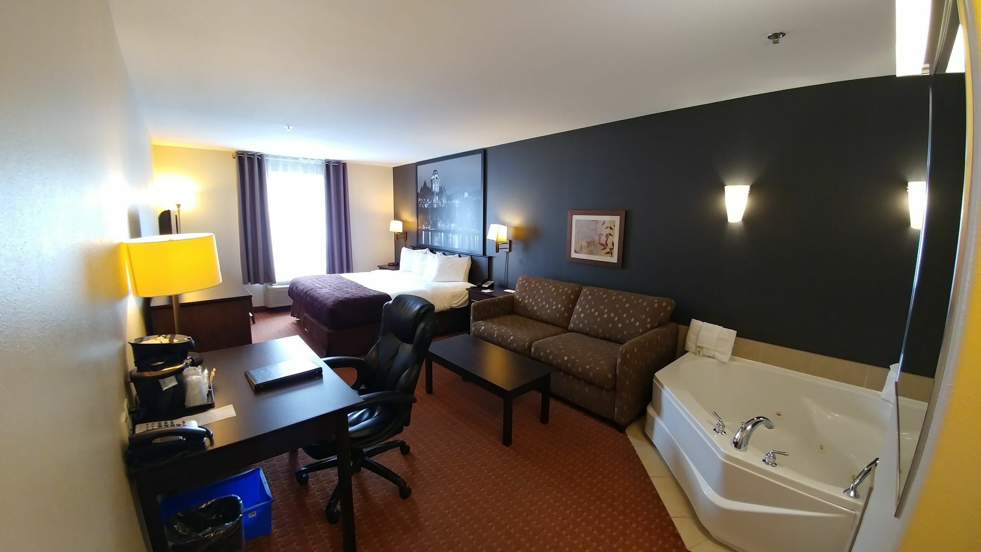 Super 8 By Wyndham Hotel